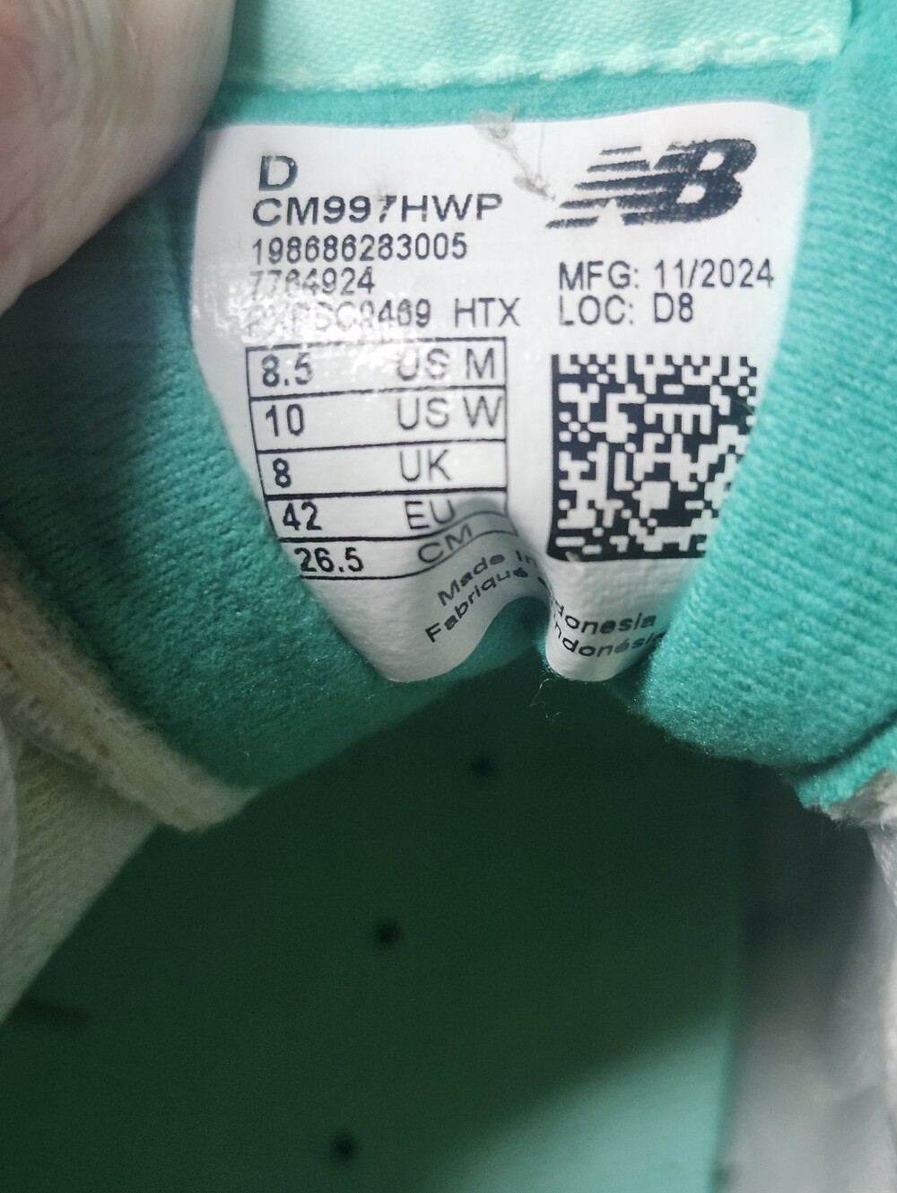 New Balance Mint Green and White Women's Athletic Sneakers - Picture 8 of 9